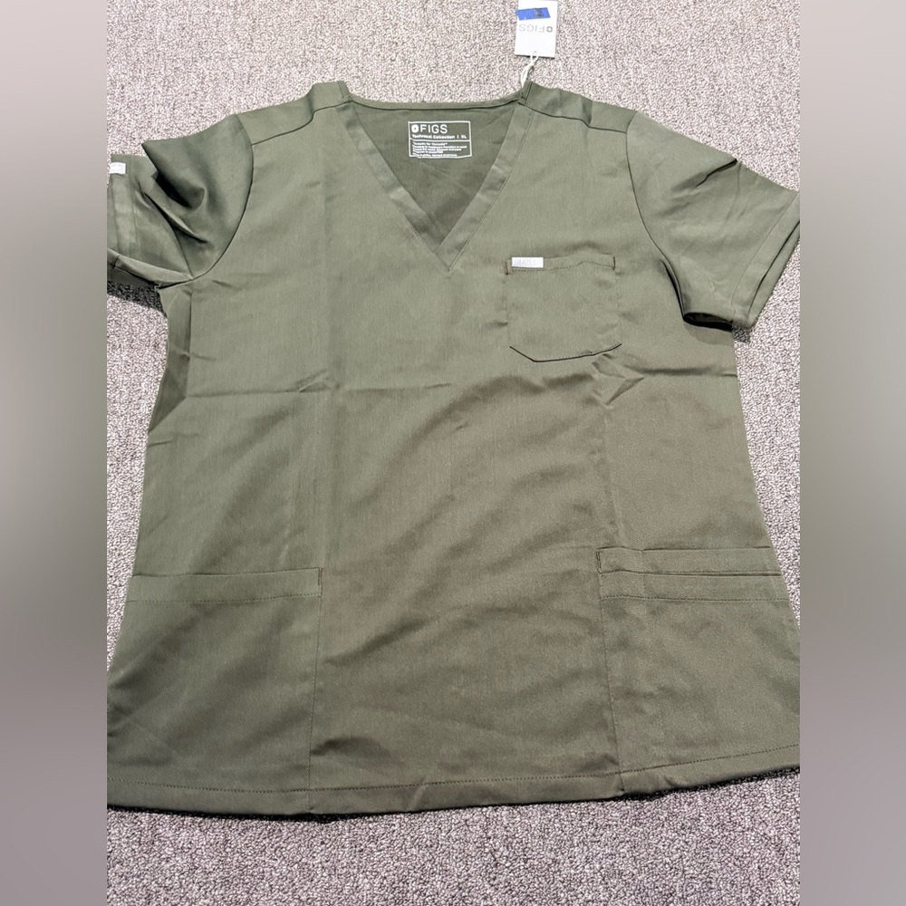 Figs CASMA THREE POCKET Technical Collection Dark Green Scrub Top